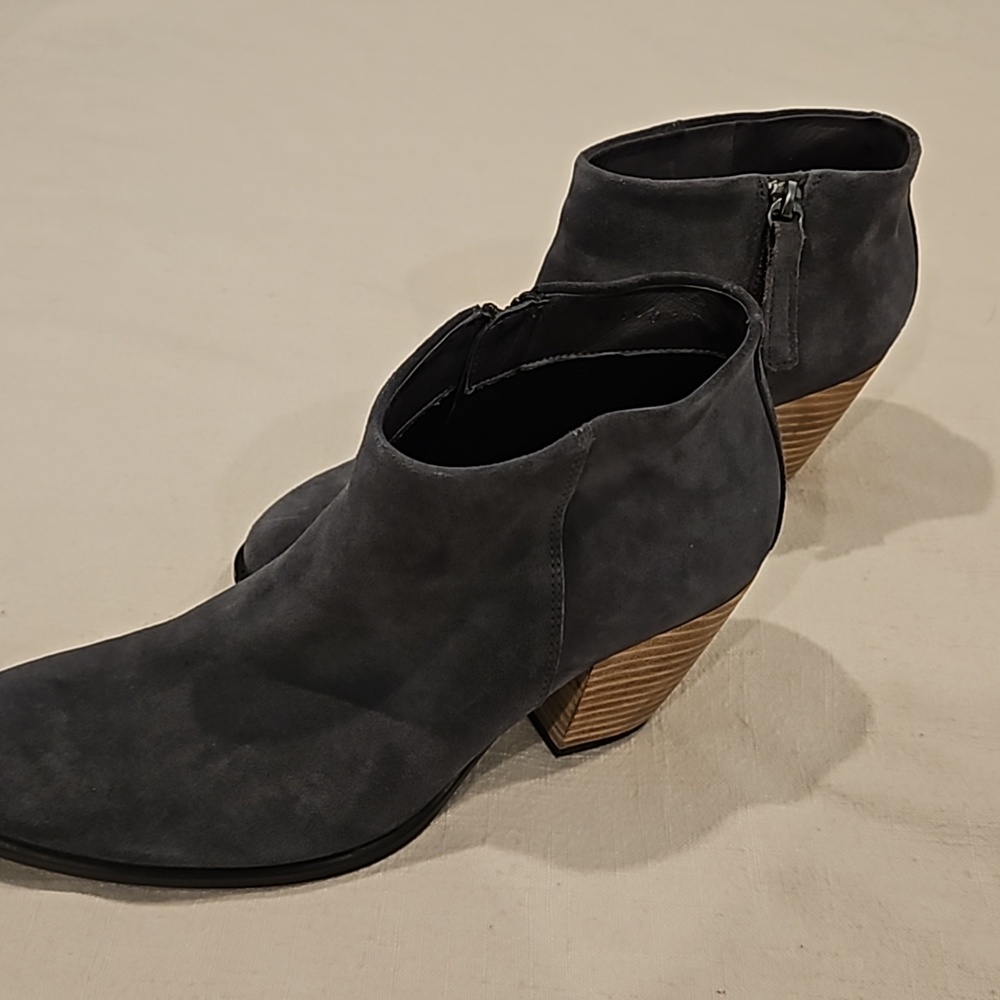 Ecco Danish Design
